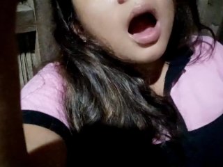 Хочу трахаться и смочила трусы вагинальными соками, хочу член прямо сейчас