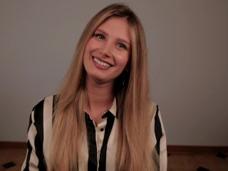 Моя соседка по комнате соблазнила меня по видеосвязи. Скоро секс