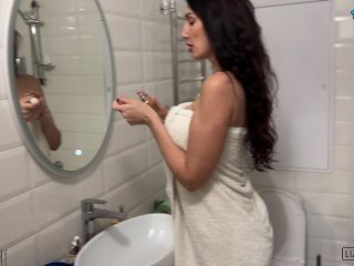 Дрожащий оргазм от мачехи