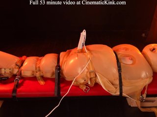 Anna Kovachenko в надувном латексном мешке