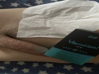 Жидкий вибратор заставил меня стонать и сквирт