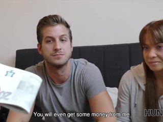 HUNT4K. Хитрый парень трахает горячую девушку за наличные, ей нужно жилище