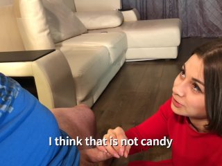 Девушка играется с членом своего нового друга