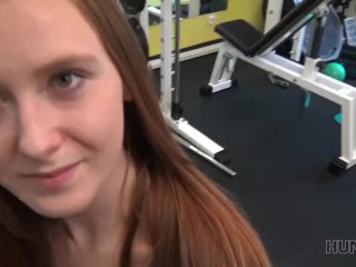 HUNT4K. Linda Sweet забывает про тренировку и трахается за деньги