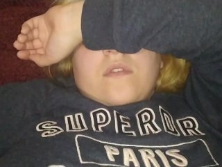 Трахает расслабленную сводную сестру после вечеринки. Оставляет огромный кремпай