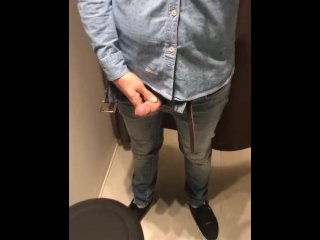 Дрочу в примерочной ТЦ