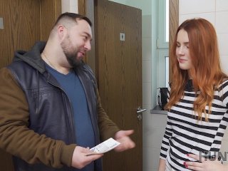 HUNT4K. Парень не против секса его девушки с богатым незнакомцем