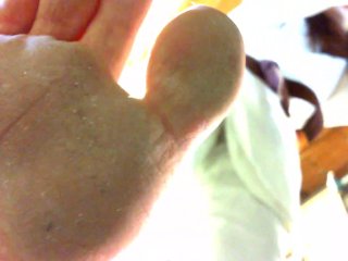 Ваша итальянская гигантесса тренирует карате в подвале и давит вас ногами