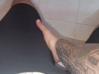 Колумбийская горячая мастурбирует на работе