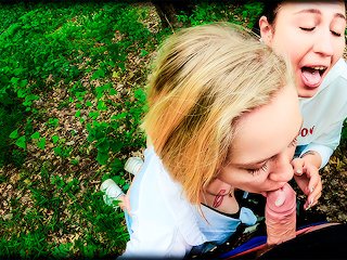 Две подруги сосут член в лесу - групповое бесплатное блюдо - публичный от первого лица