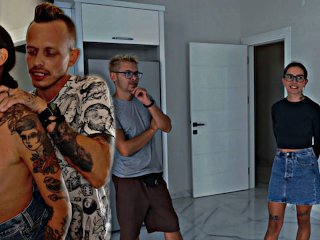 Муж смотрит как его жену трахает риэлтор для скидки!