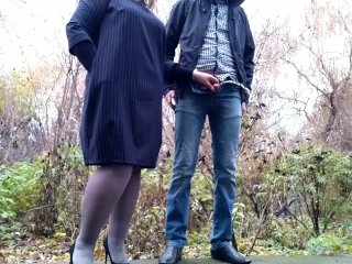 Теща снова отсосала зятю на улице